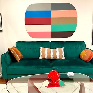  Holiday home Trendy Bohemian Bungalow, Close To Uptown, Plaza & Noda